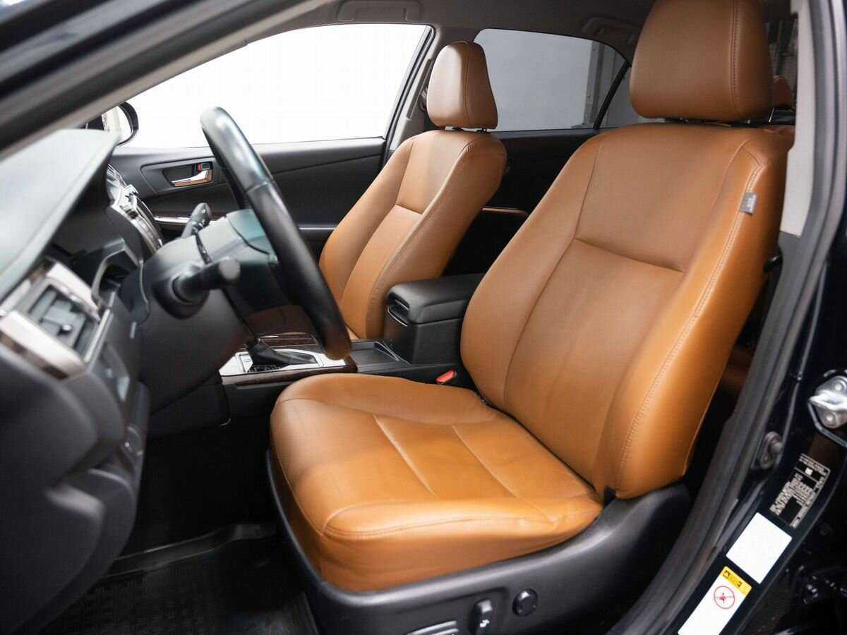 Б/У Тойота Камри 2015 года. Фото: #7