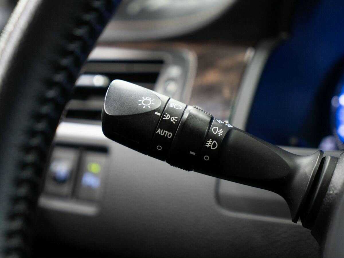 Б/У Тойота Камри 2016 года. Фото: #15