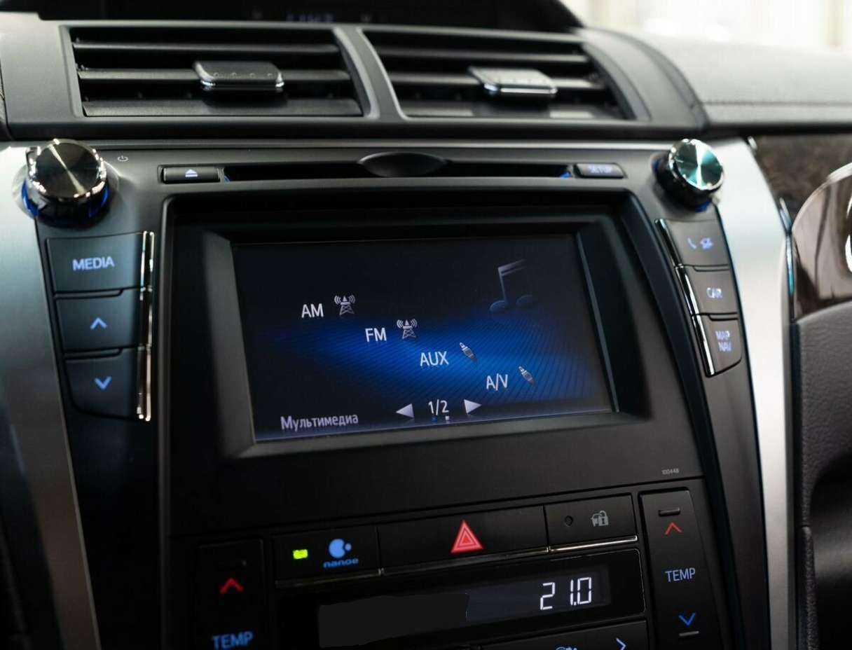 Б/У Тойота Камри 2015 года. Фото: #13