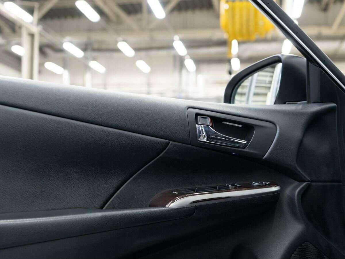 Б/У Тойота Камри 2015 года. Фото: #16