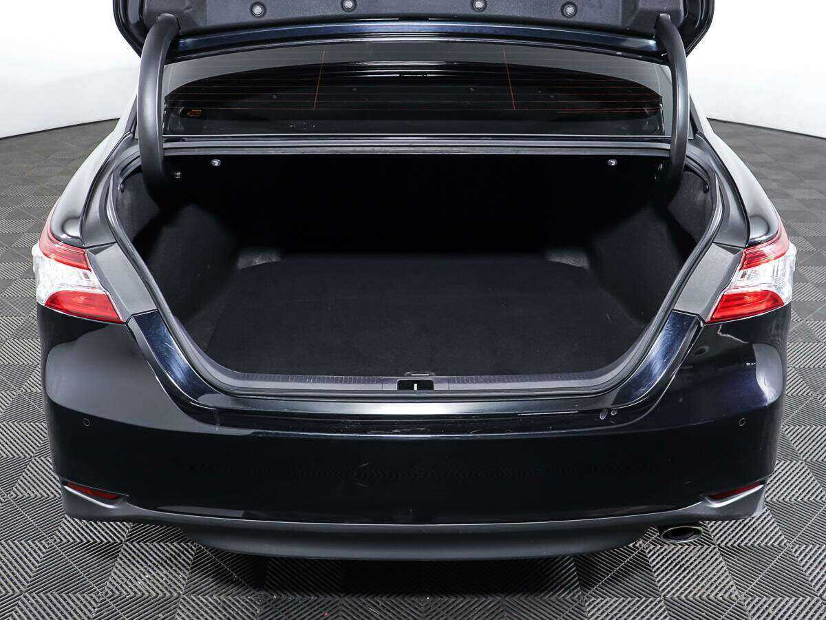 Б/У Тойота Камри 2020 года. Фото: #6