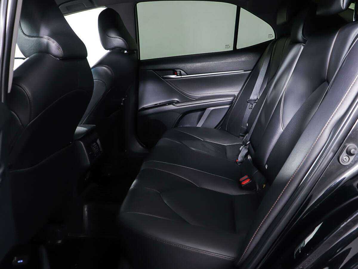 Б/У Тойота Камри 2020 года. Фото: #8