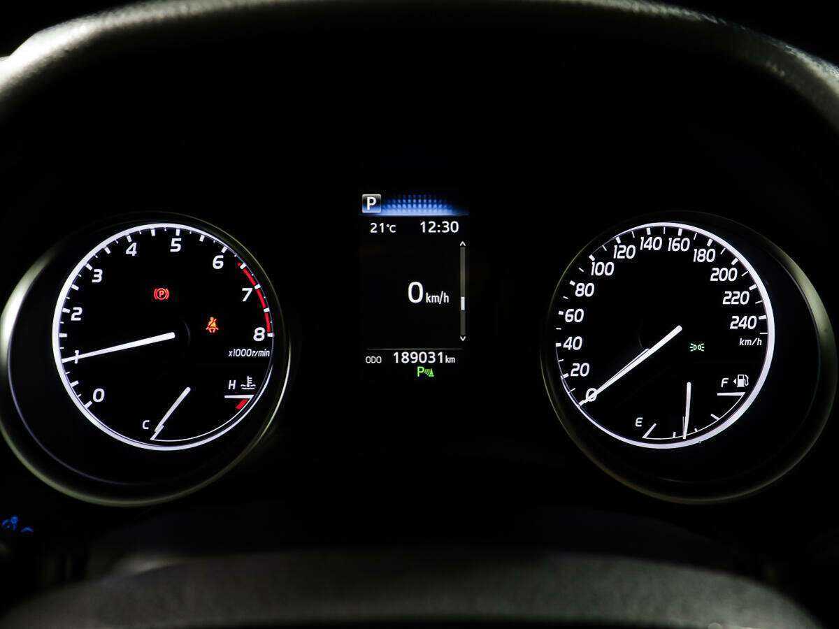 Б/У Тойота Камри 2020 года. Фото: #12