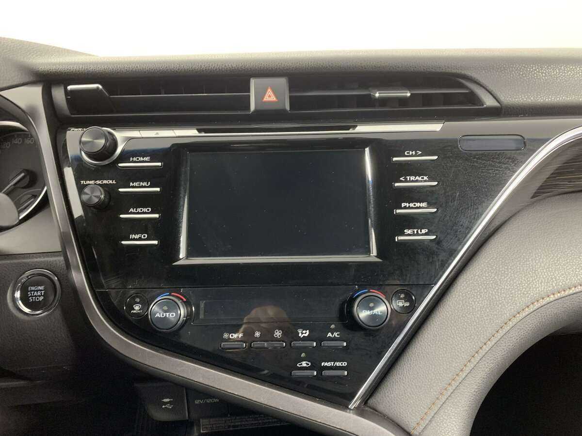 Б/У Тойота Камри 2020 года. Фото: #12