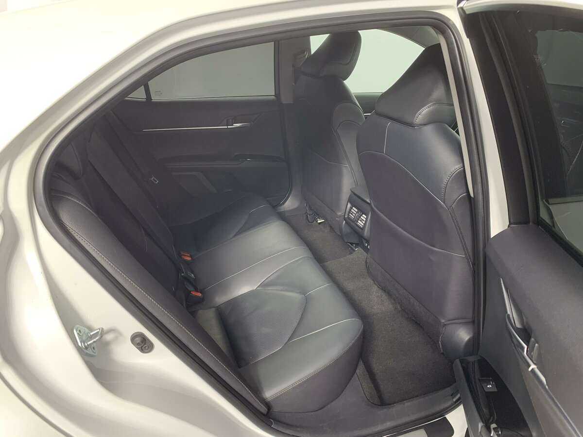 Б/У Тойота Камри 2020 года. Фото: #15