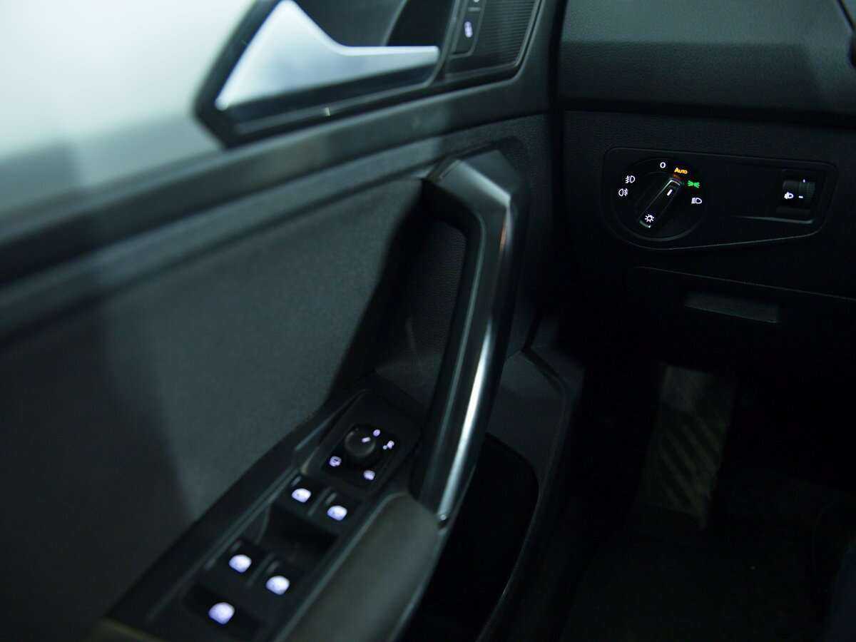 Б/У Фольксваген Тигуан 2017 года. Фото: #11