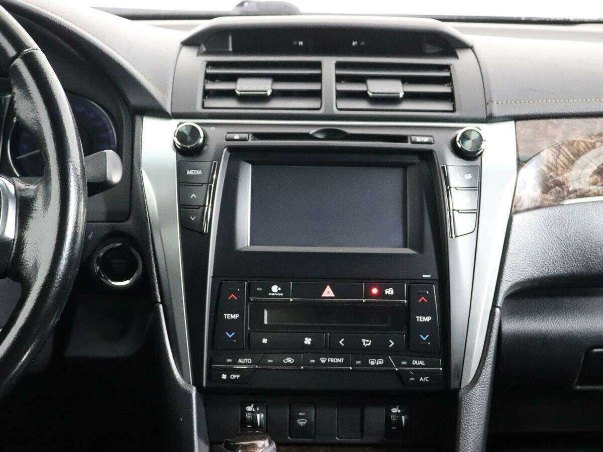 Б/У Тойота Камри 2018 года. Фото: #11