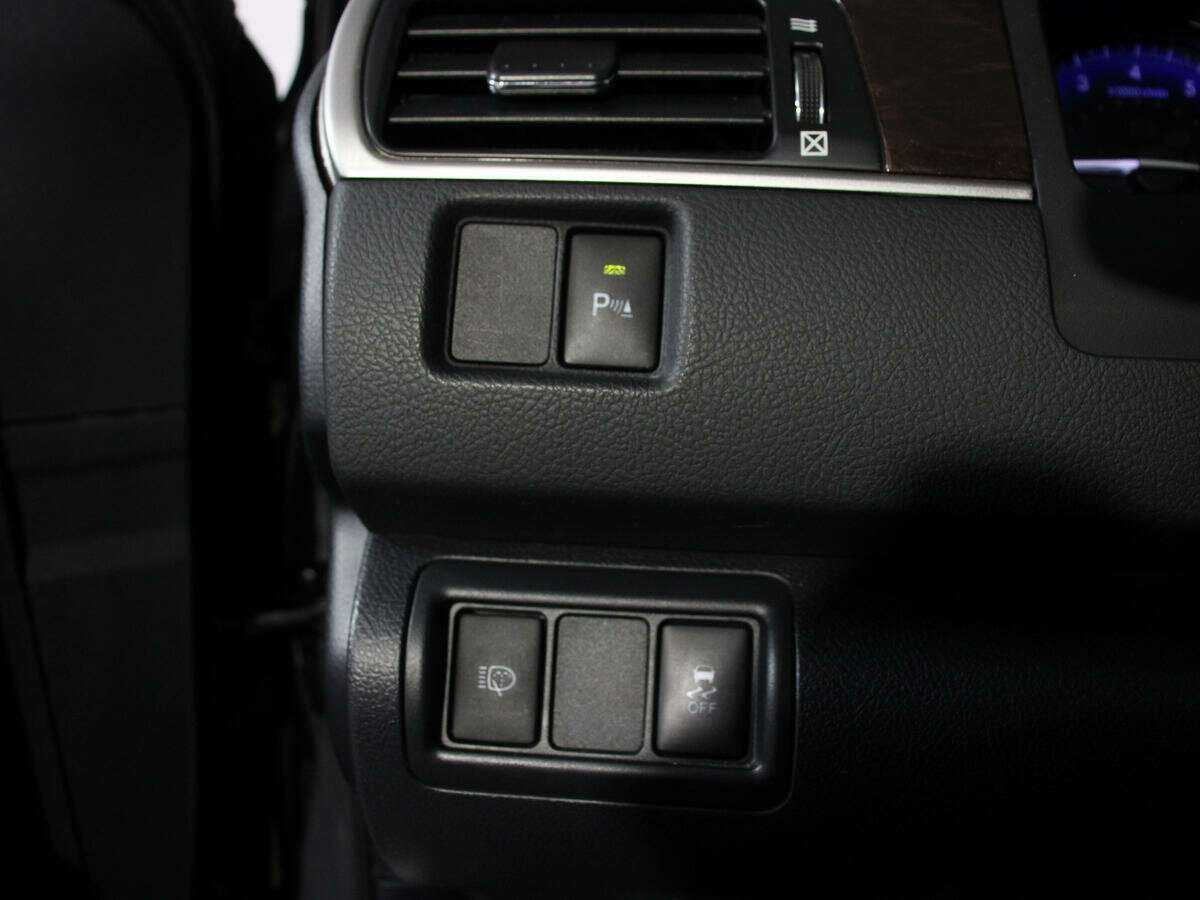 Б/У Тойота Камри 2018 года. Фото: #19