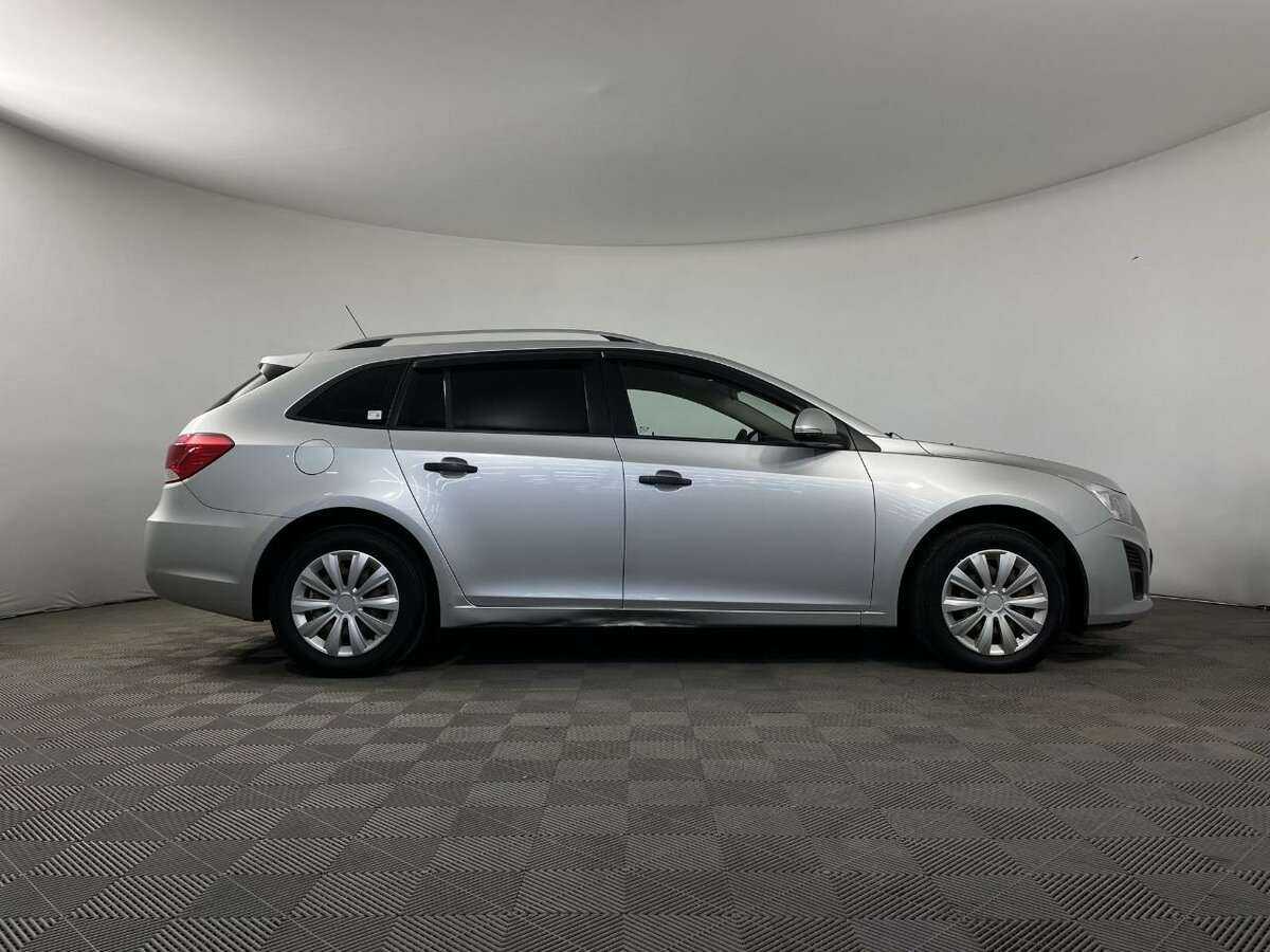 Б/У Шевроле Круз 2014 года. Фото: #2