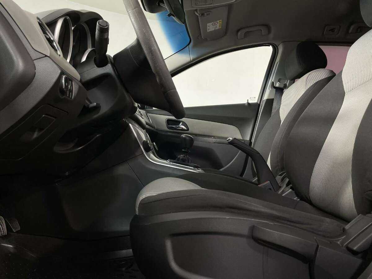 Б/У Шевроле Круз 2014 года. Фото: #8