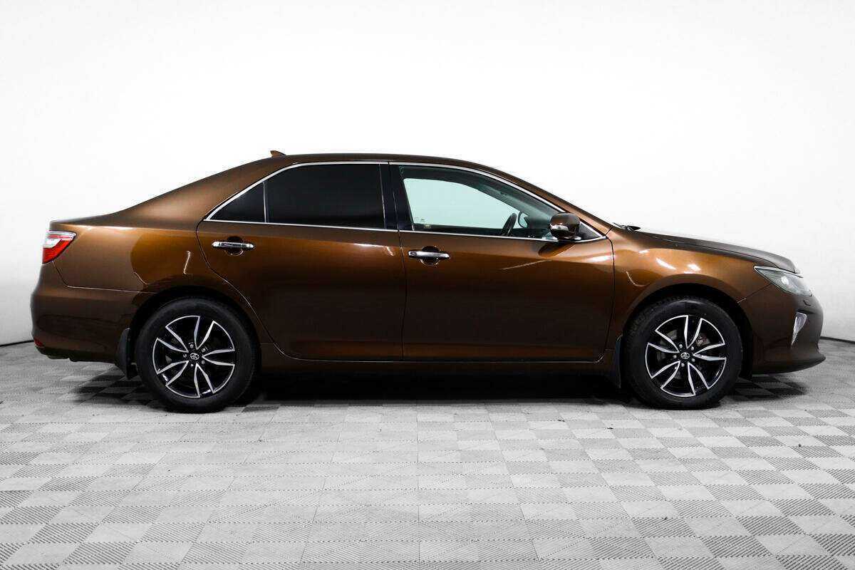 Б/У Тойота Камри 2017 года. Фото: #3