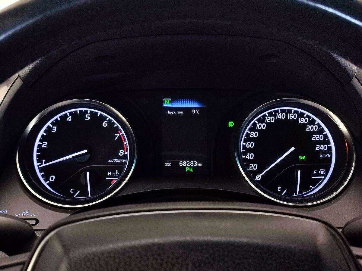 Б/У Тойота Камри 2018 года. Фото: #13