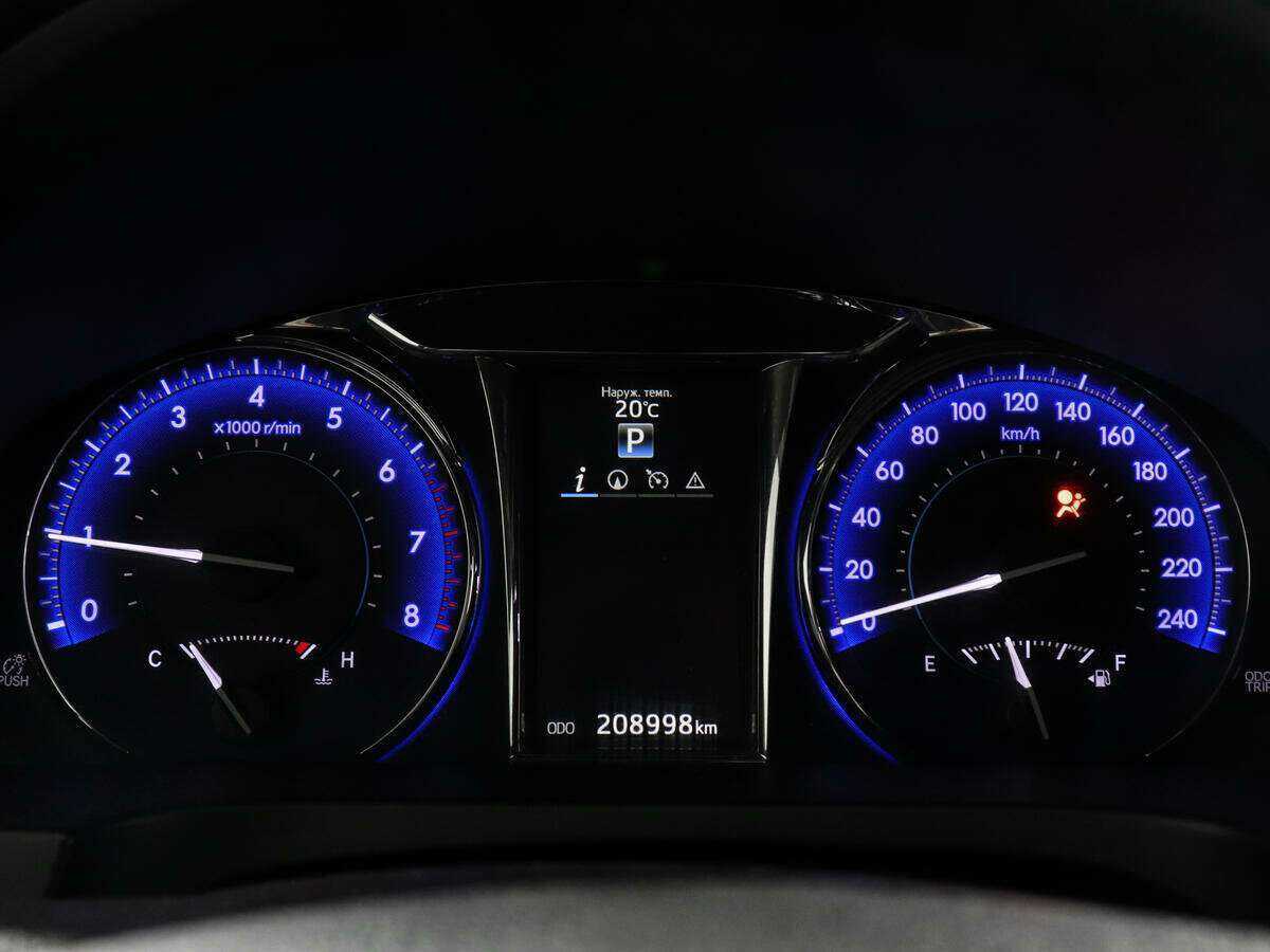 Б/У Тойота Камри 2015 года. Фото: #10