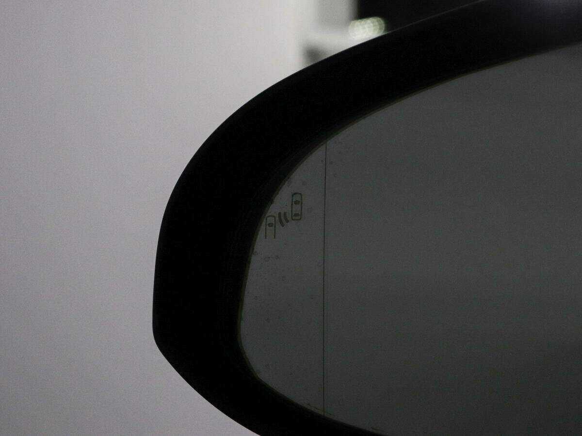 Б/У Тойота Камри 2015 года. Фото: #13