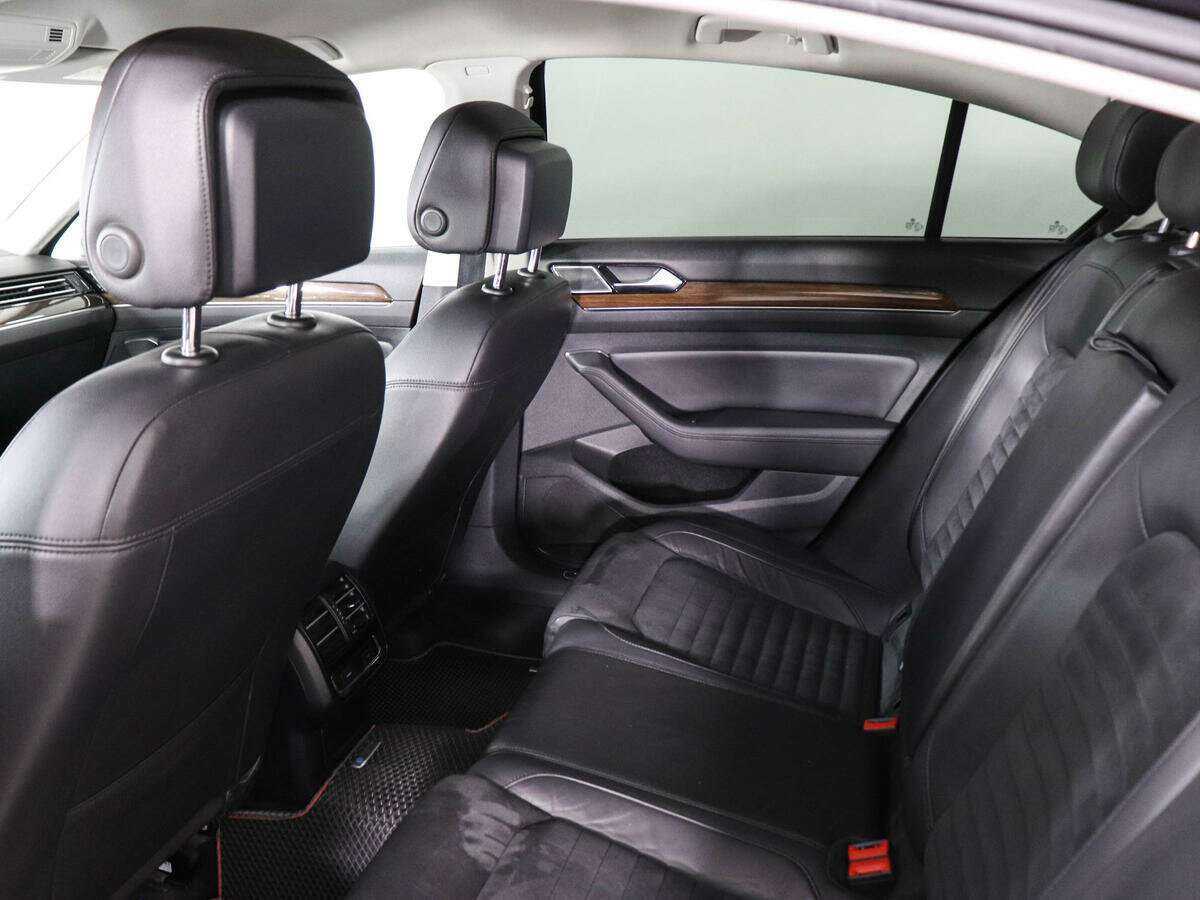 Б/У Фольксваген Пассат 2016 года. Фото: #9