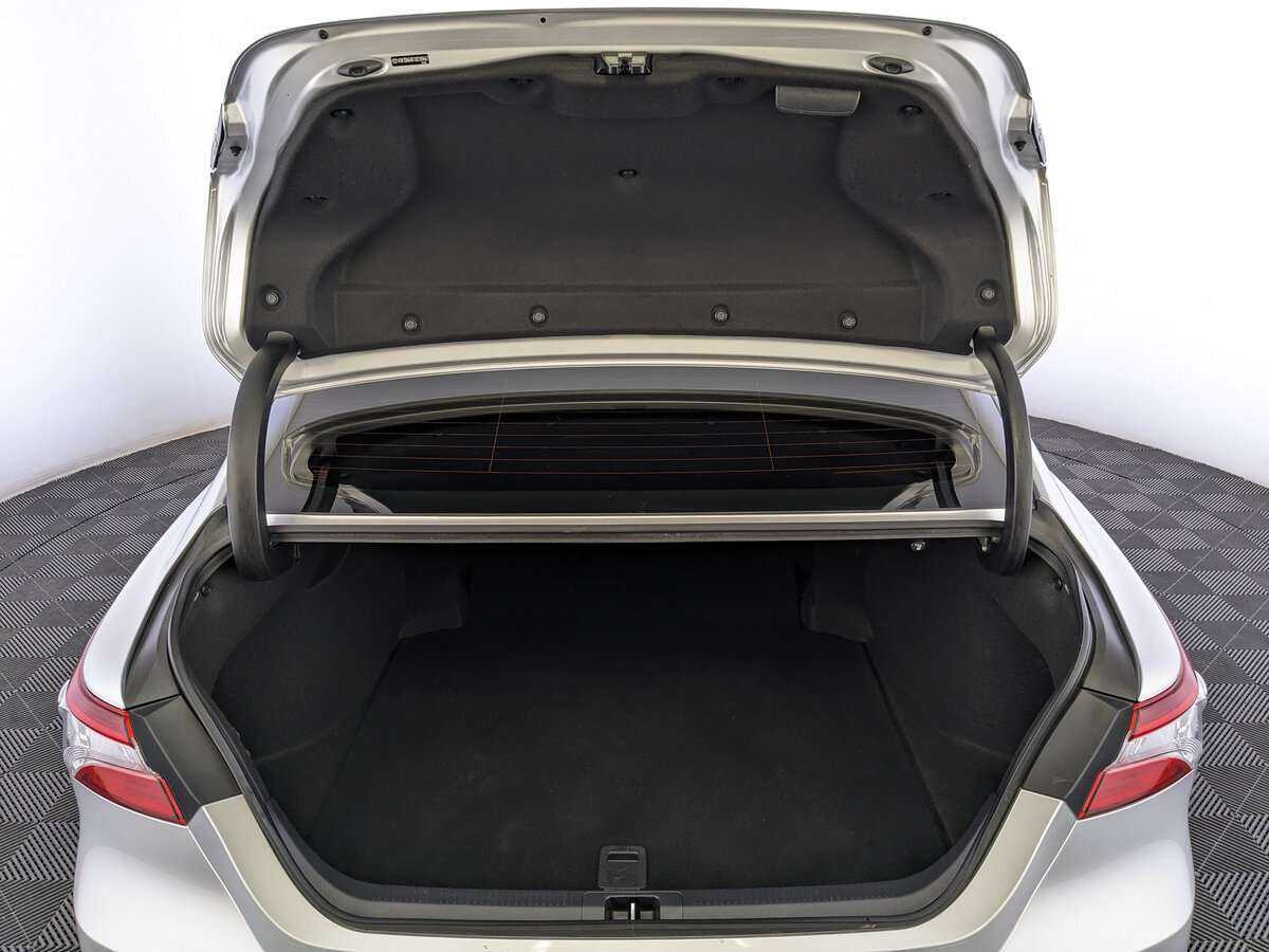 Б/У Тойота Камри 2020 года. Фото: #9