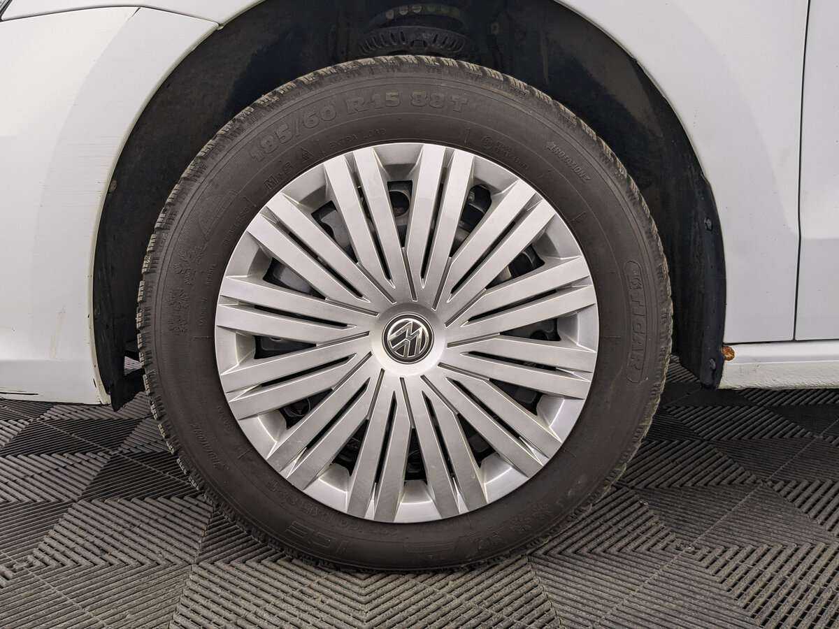 Б/У Фольксваген Поло 2018 года. Фото: #11