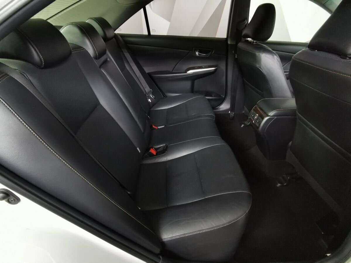 Б/У Тойота Камри 2016 года. Фото: #10