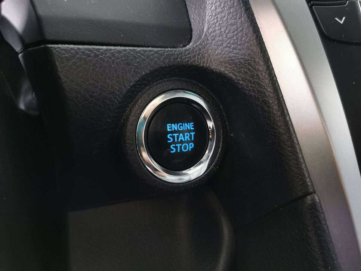 Б/У Тойота Камри 2016 года. Фото: #15