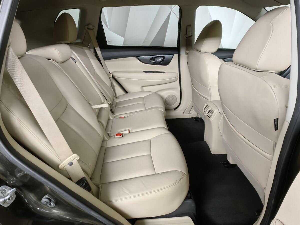 Б/У Ниссан Икс-Трейл 2017 года. Фото: #11