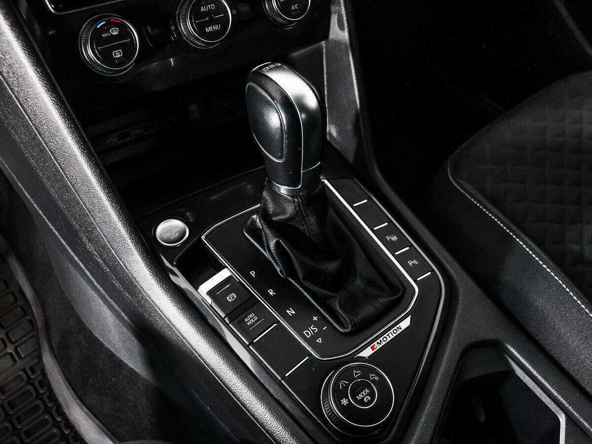 Б/У Фольксваген Тигуан 2018 года. Фото: #9