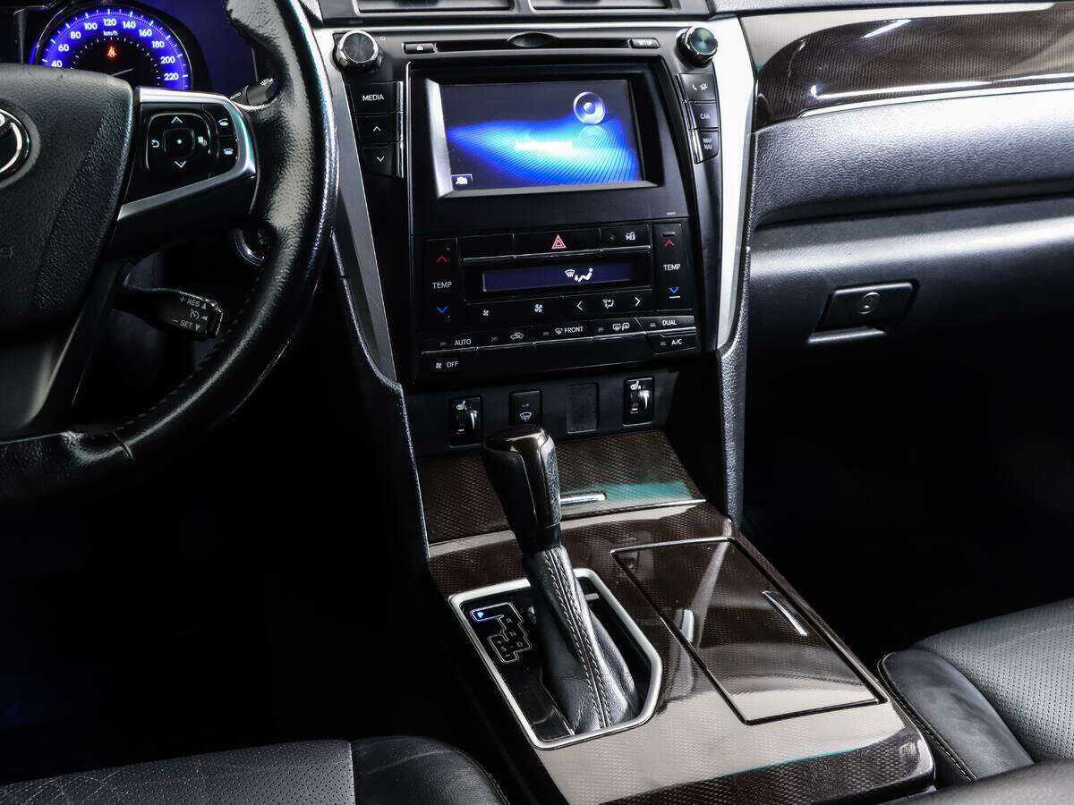 Б/У Тойота Камри 2017 года. Фото: #13