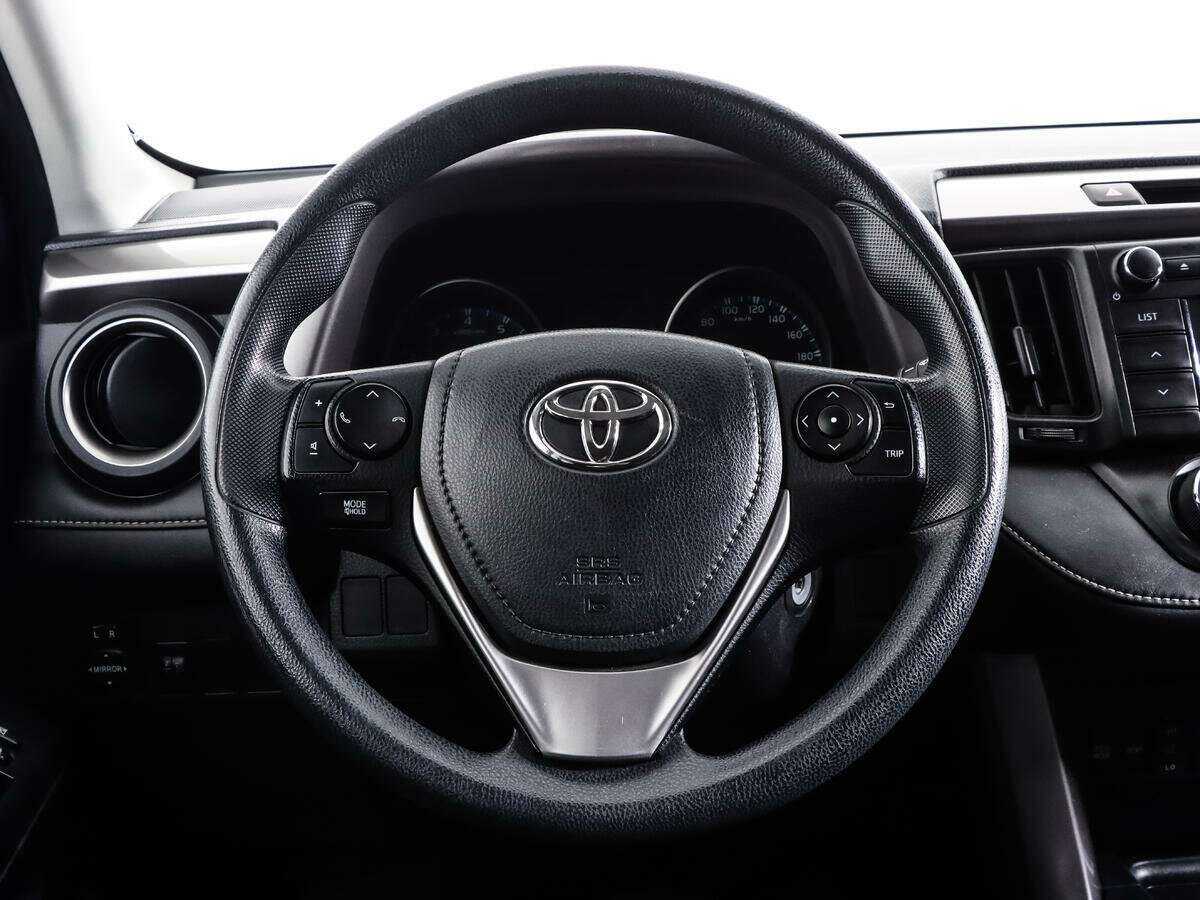 Toyota RAV4 2017 года с пробегом. Фото: #11