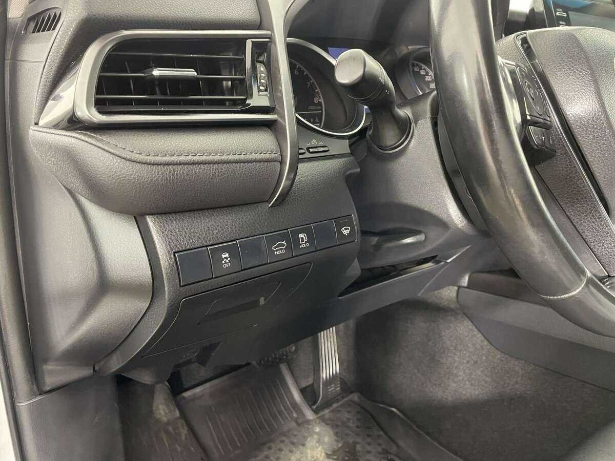 Б/У Тойота Камри 2021 года. Фото: #8