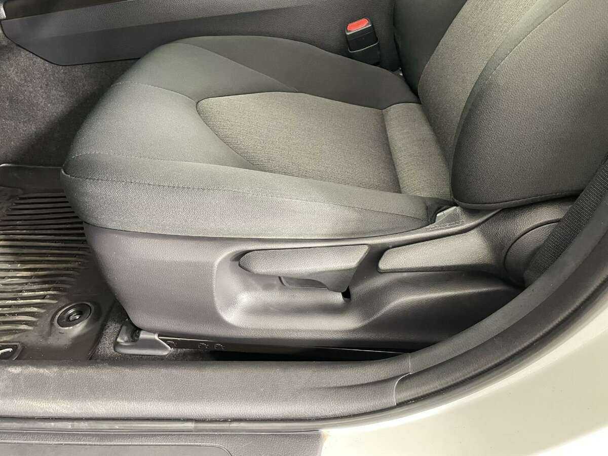 Б/У Тойота Камри 2021 года. Фото: #9