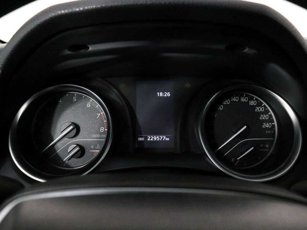 Б/У Тойота Камри 2020 года. Фото: #9