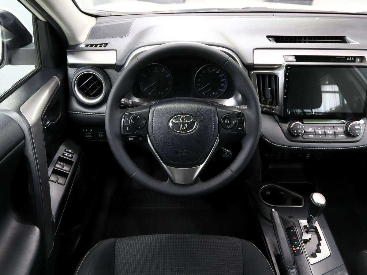 Б/У Тойота Рав4 2017 года. Фото: #11