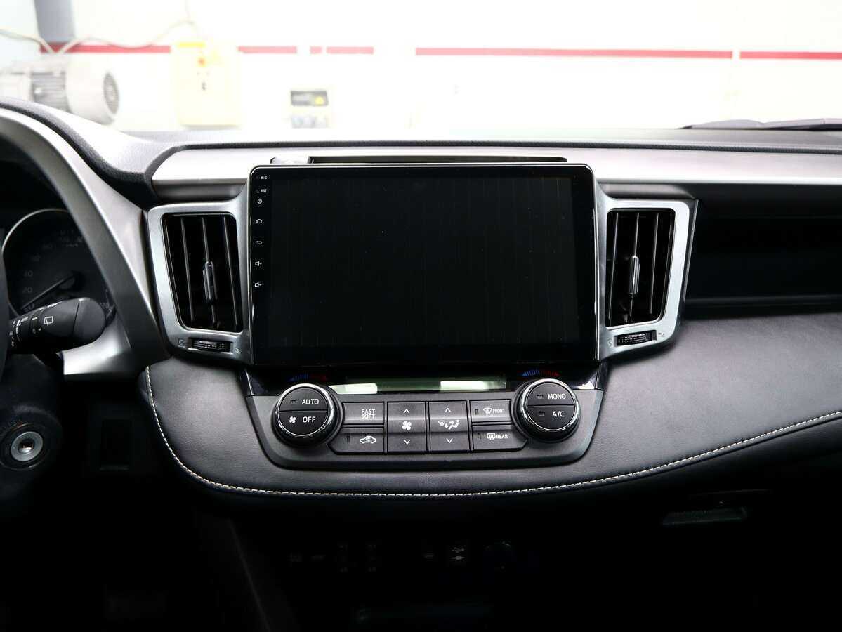 Б/У Тойота Рав4 2017 года. Фото: #16