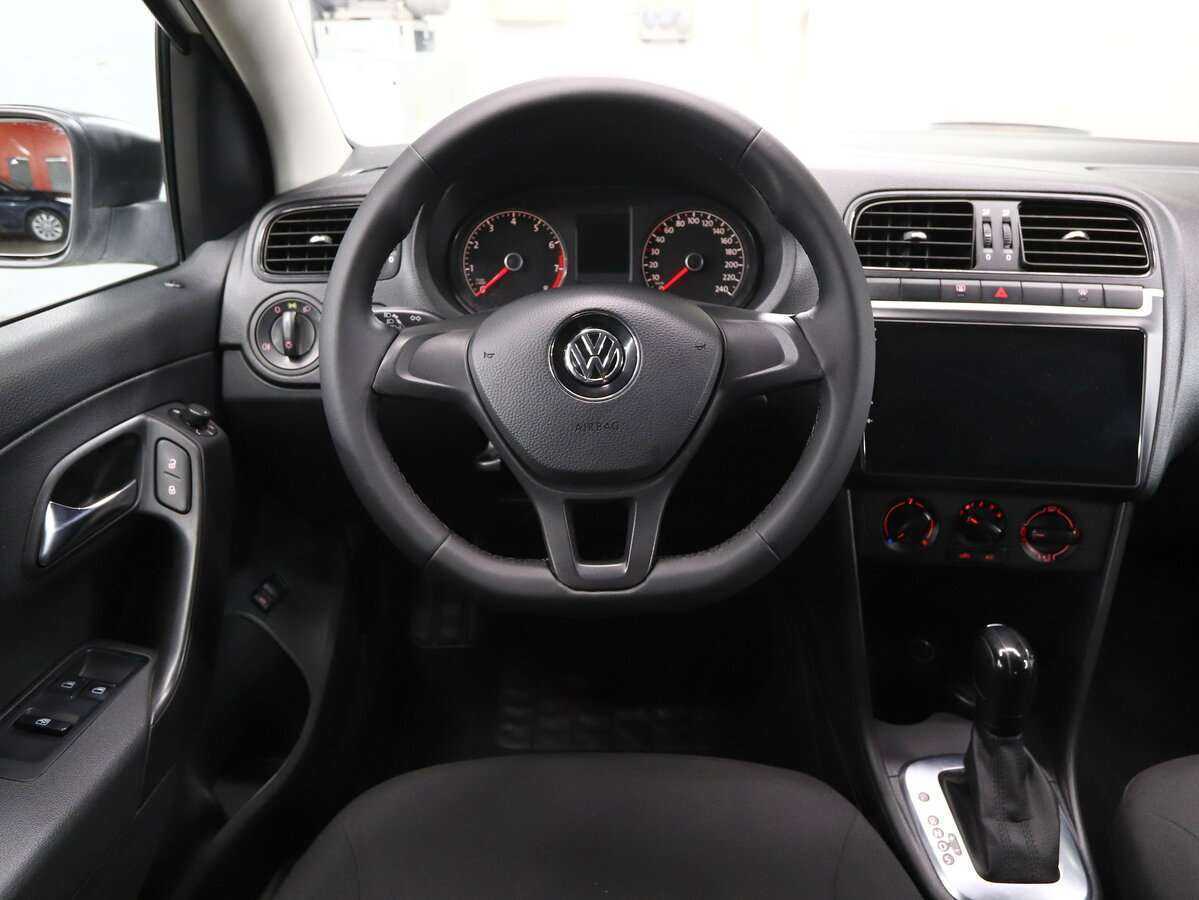 Б/У Фольксваген Поло 2017 года. Фото: #10