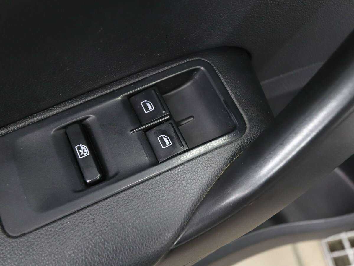 Б/У Фольксваген Поло 2017 года. Фото: #17