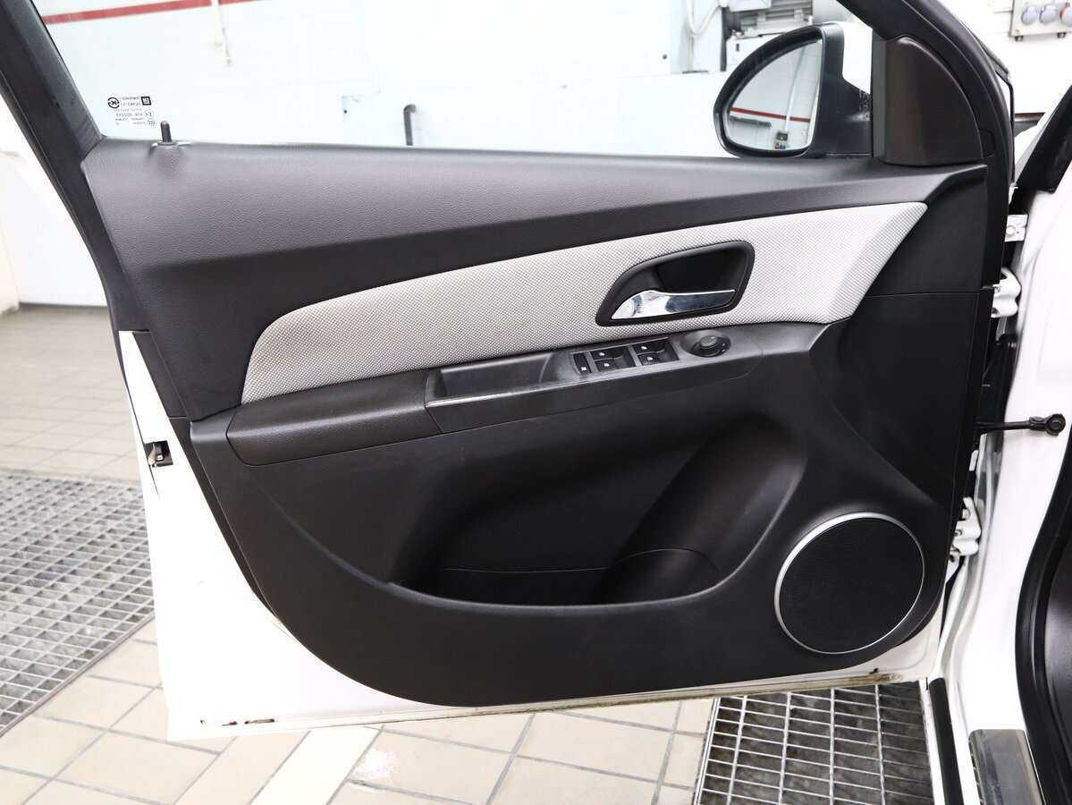 Б/У Шевроле Круз 2012 года. Фото: #5