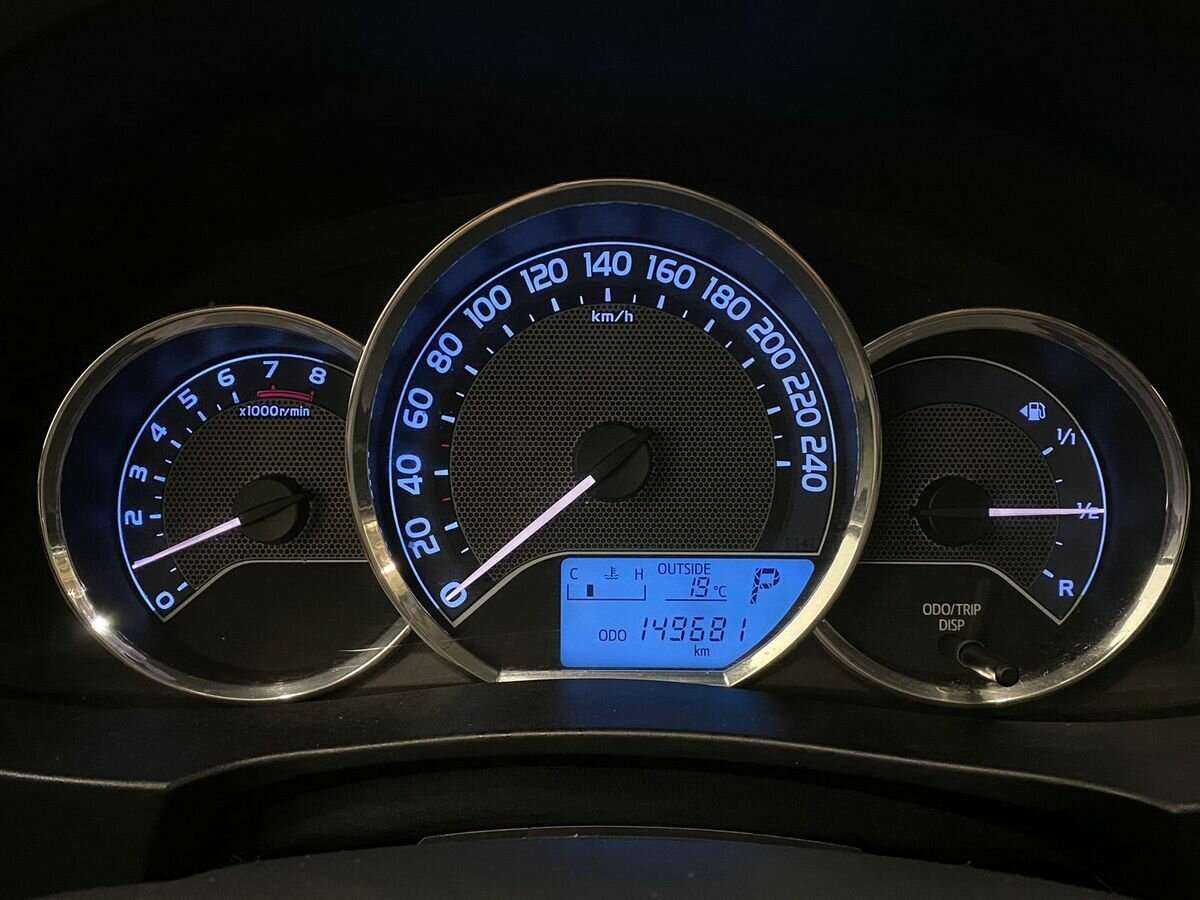 Б/У Тойота Королла 2014 года. Фото: #12