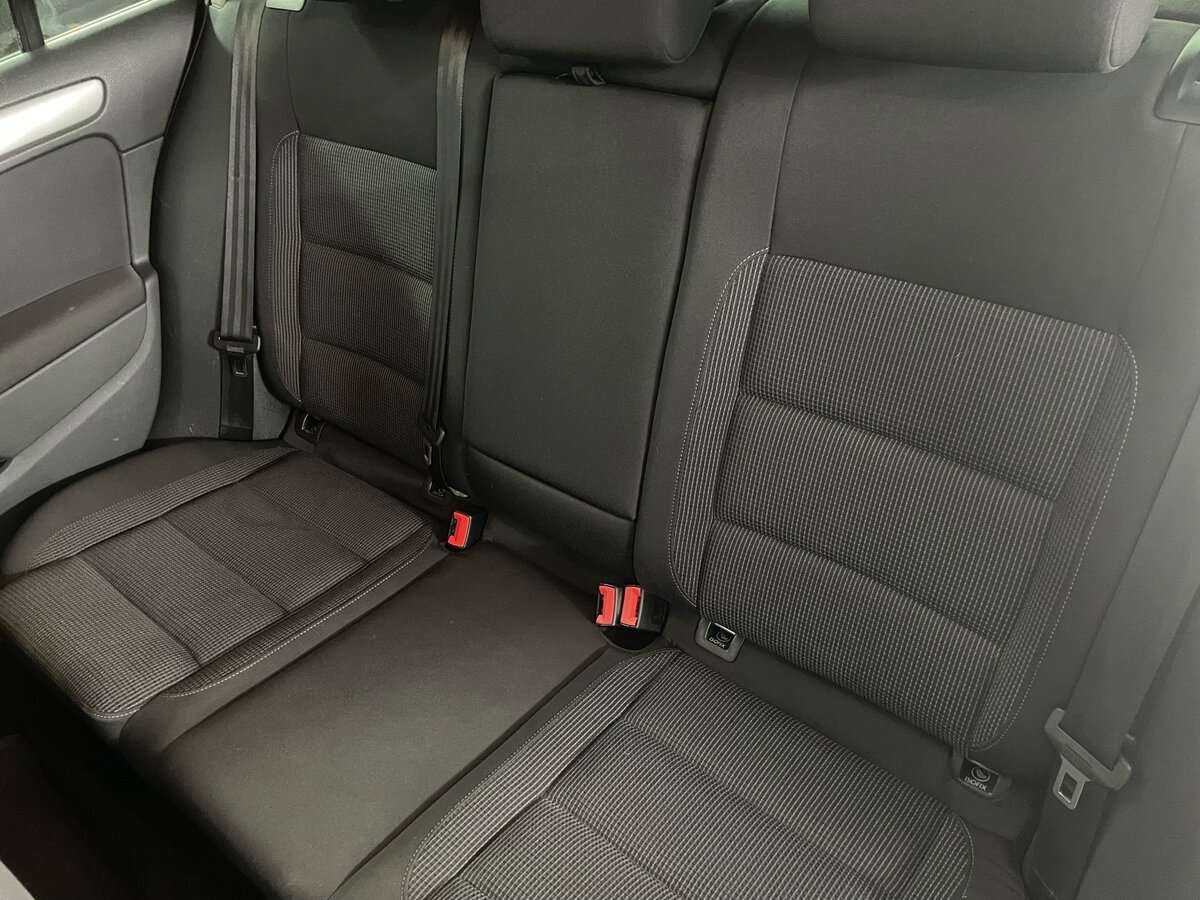 Б/У Фольксваген Гольф 2012 года. Фото: #16