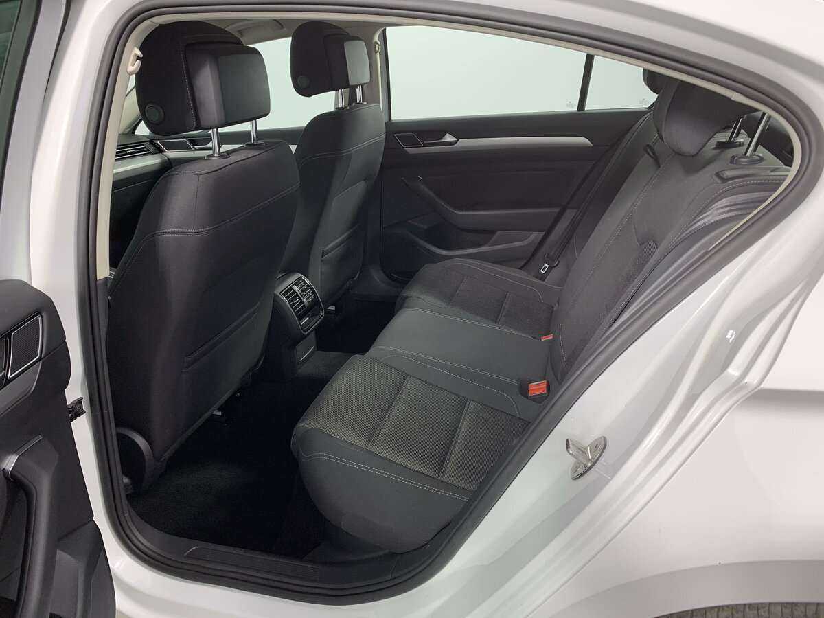 Б/У Фольксваген Пассат 2019 года. Фото: #9