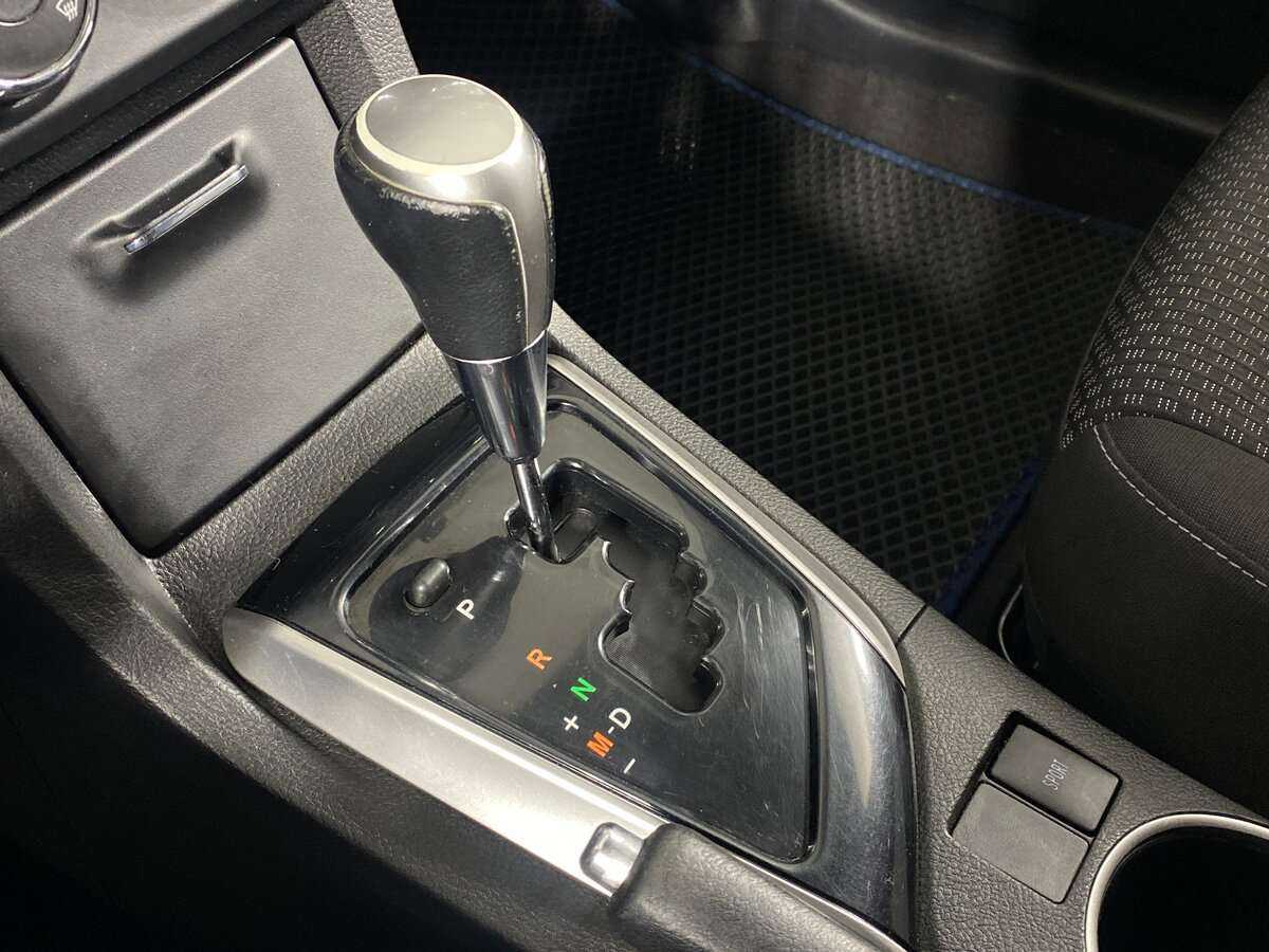 Б/У Тойота Королла 2013 года. Фото: #13