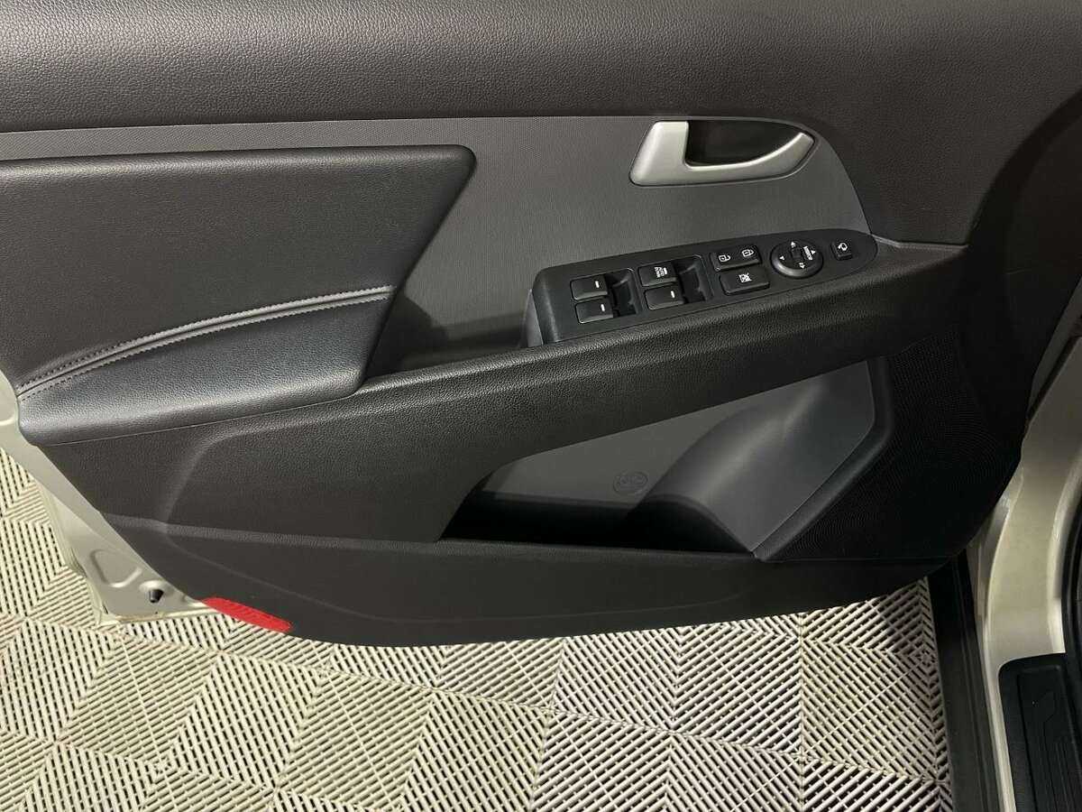 Б/У Киа Спортейдж 2015 года. Фото: #7