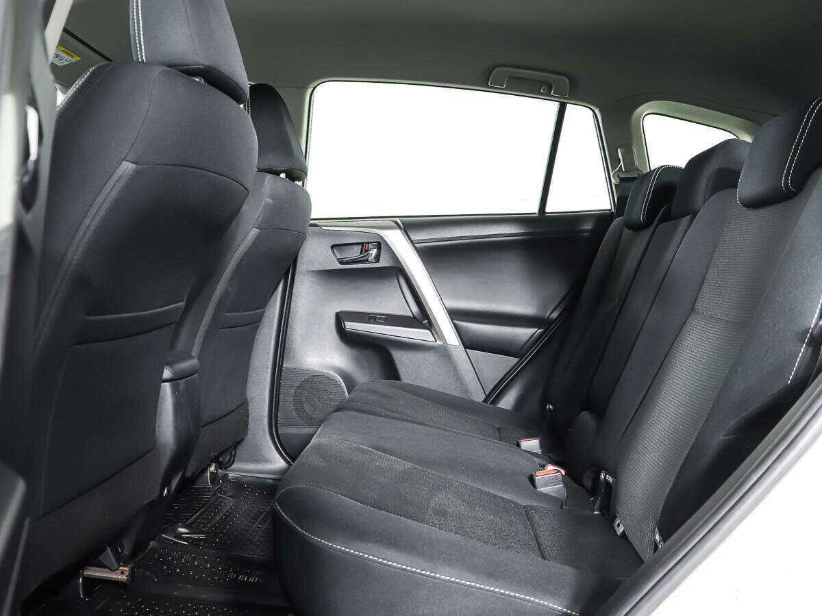 Б/У Тойота Рав4 2018 года. Фото: #9