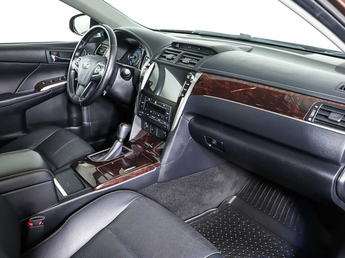 Б/У Тойота Камри 2017 года. Фото: #10