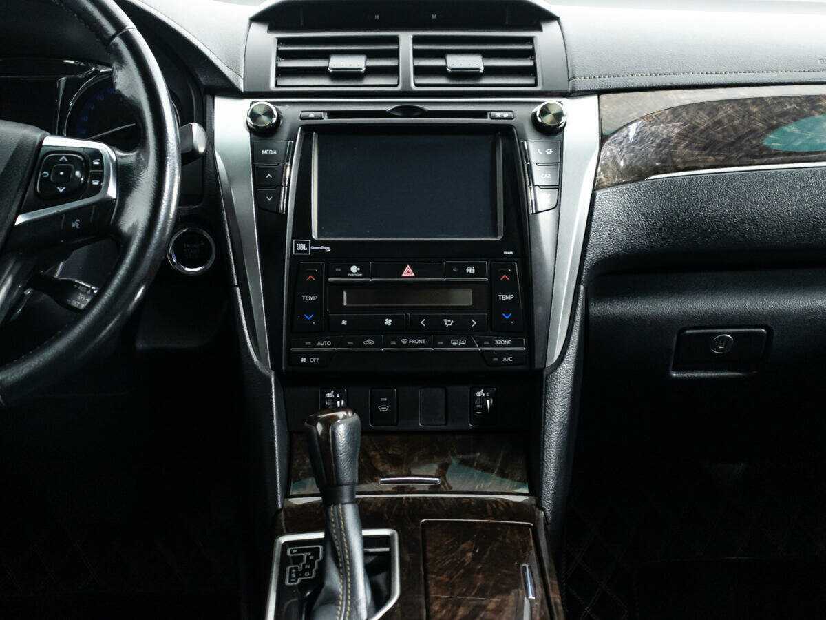 Б/У Тойота Камри 2017 года. Фото: #13