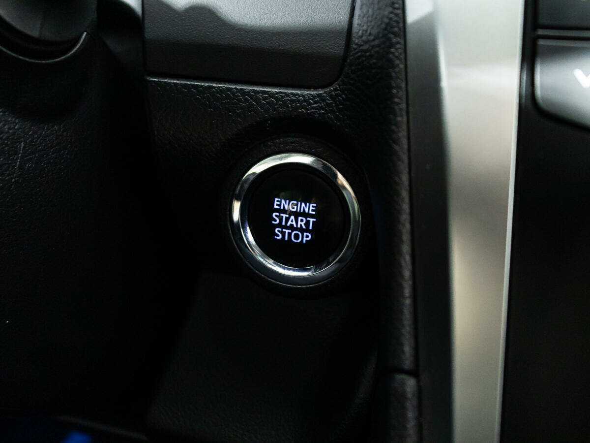 Б/У Тойота Камри 2017 года. Фото: #16