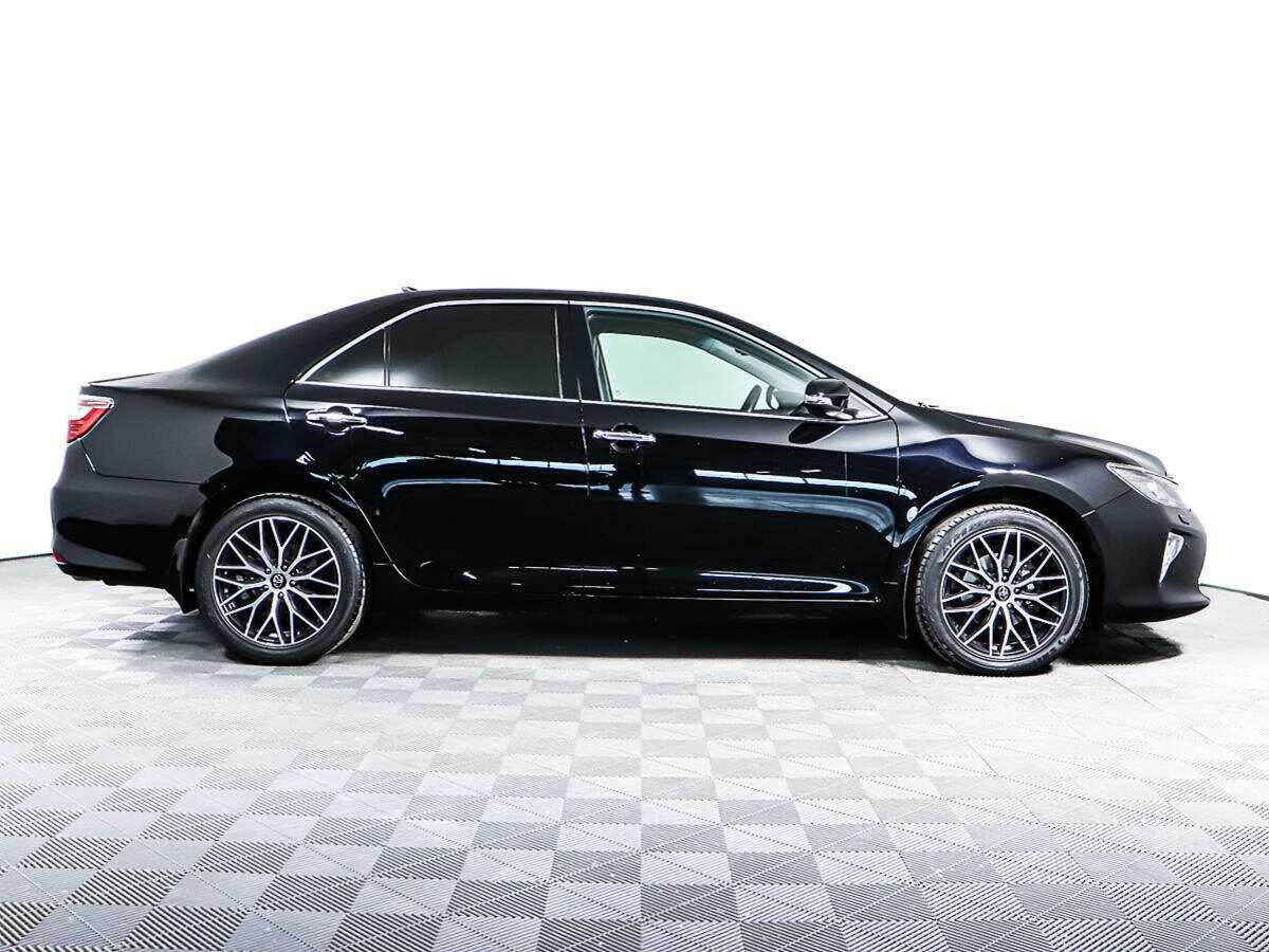 Б/У Тойота Камри 2017 года. Фото: #2