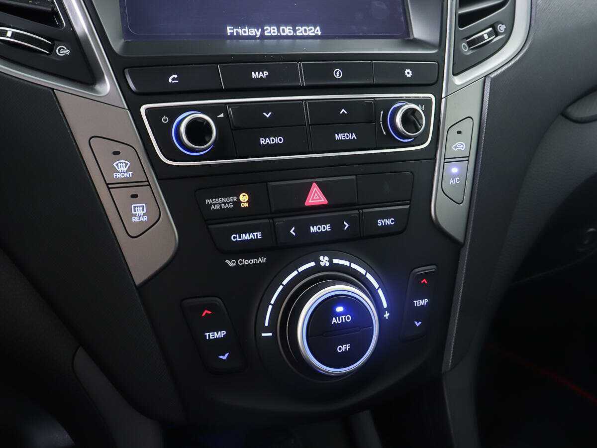 Б/У Хендай Санта Фе 2015 года. Фото: #18