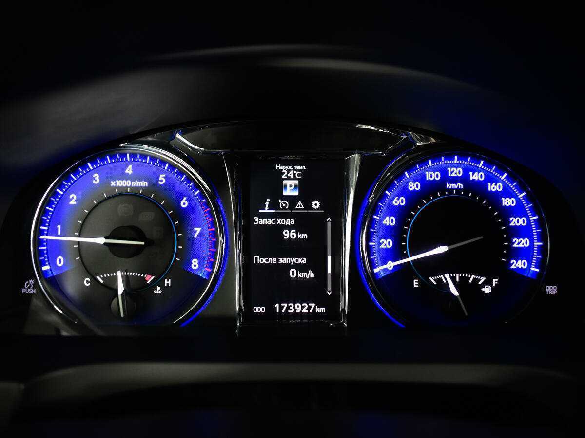 Б/У Тойота Камри 2016 года. Фото: #10