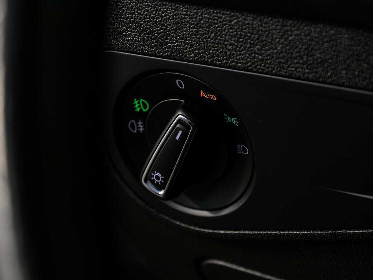 Б/У Фольксваген Тигуан 2018 года. Фото: #16