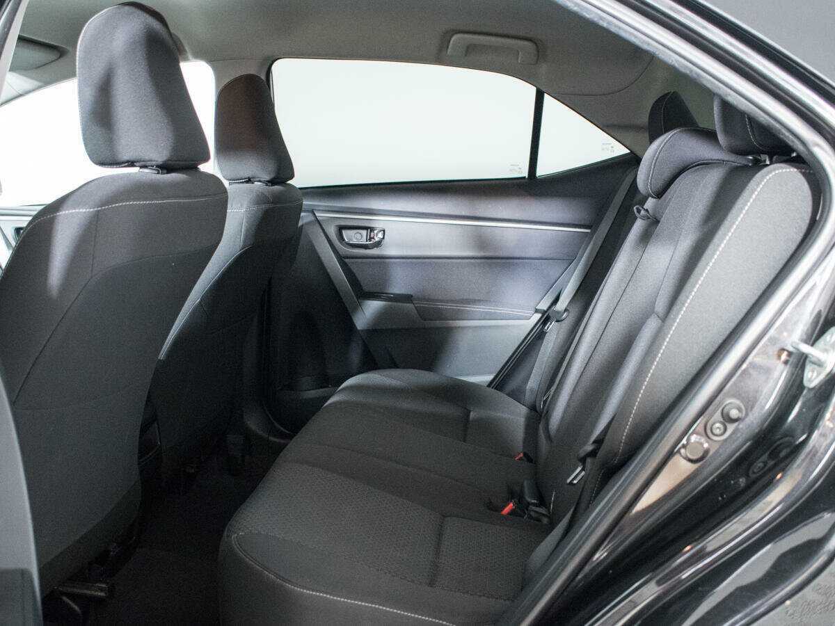 Б/У Тойота Королла 2013 года. Фото: #9