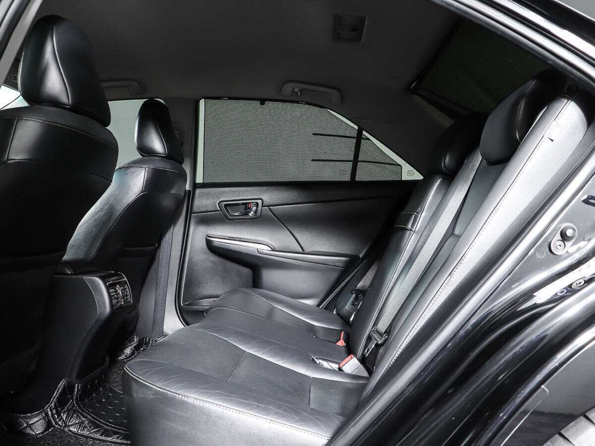 Б/У Тойота Камри 2015 года. Фото: #8